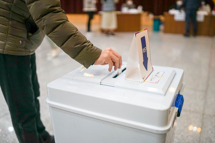 대선 때 홍역 치른 지방공무원…이번엔 "투표장 확보 어렵다" 호소