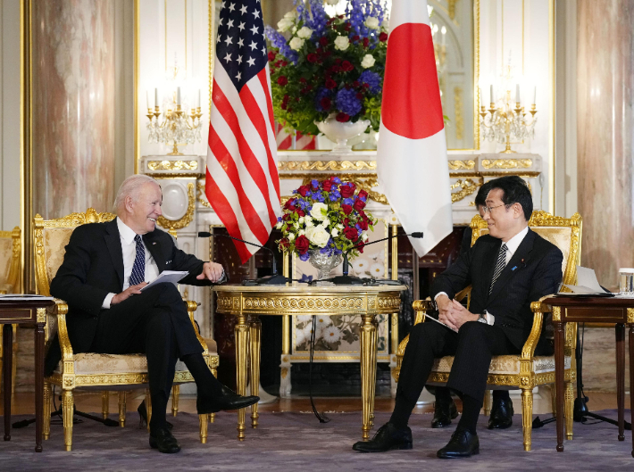 조 바이든 미국 대통령과 기시다 후미오 일본 총리가 23일 오전 일본 도쿄 소재 영빈관에서 회담하고 있다. 연합뉴스