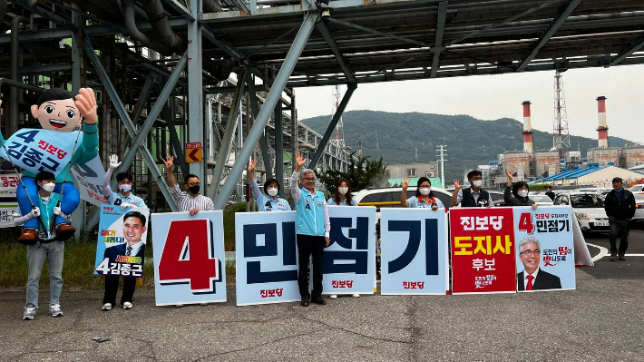 진보당 민점기 전남지사 후보가 여수산단에서 유세를 하고 있다. 민점기 선거캠프 제공