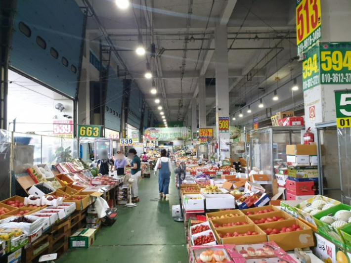 서부농수산물도매시장. 서부농수산물도매시장 관리사무소 제공