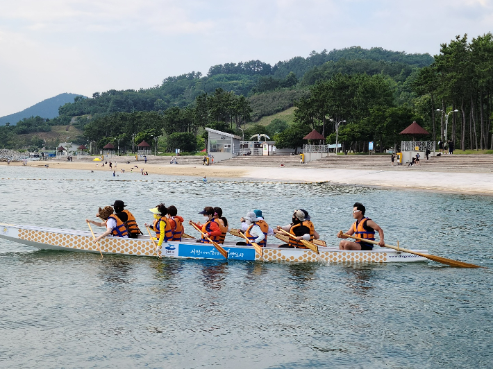 여수시는 여름철을 맞아 오는 9월 21일까지 '해양레저스포츠 체험 프로그램'을 무료로 운영한다. 여수시 제공