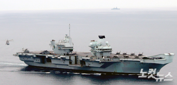 지난해 동해 남부 해상에 전개한 영국 항공모함 HMS 퀸 엘리자베스. 사진공동취재단