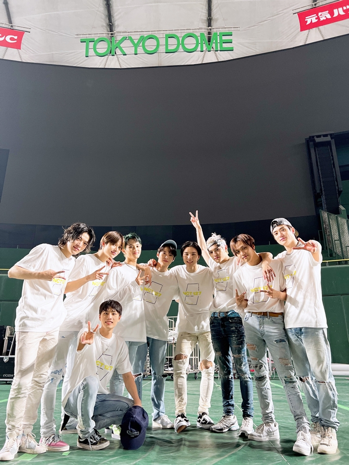 NCT 127이 지난 28~29일 이틀 동안 일본 도쿄돔에서 단독 콘서트 '네오 시티 : 재팬 - 더 링크'를 열었다. NCT 127 공식 트위터