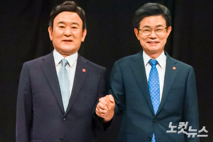 제주교육감 선거에 나선 김광수 후보(사진 왼쪽)와 이석문 후보. 이인 기자