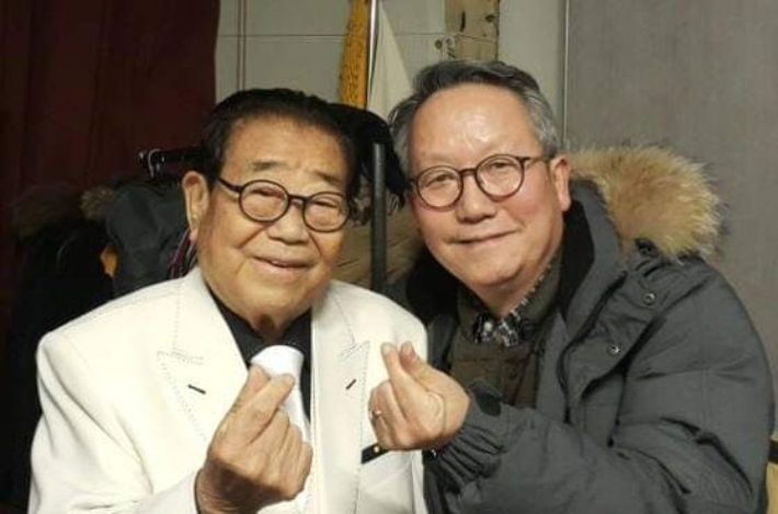'국민MC' 송해와 함께. 오민석 교수 제공