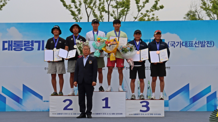 부안 격포항과 고사포 해수욕장 일원에서 열린 '제34회 대통령기 전국시도대항 요트대회'가 지난 12일 시상식을 끝으로 5일간의 일정이 마무리됐다. 부안군 제공