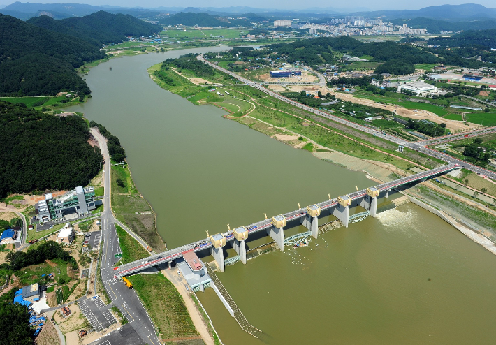 공주보. 충남도 제공