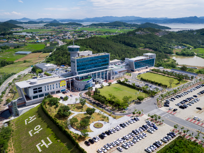 전남 신안군청 전경. 신안군 제공