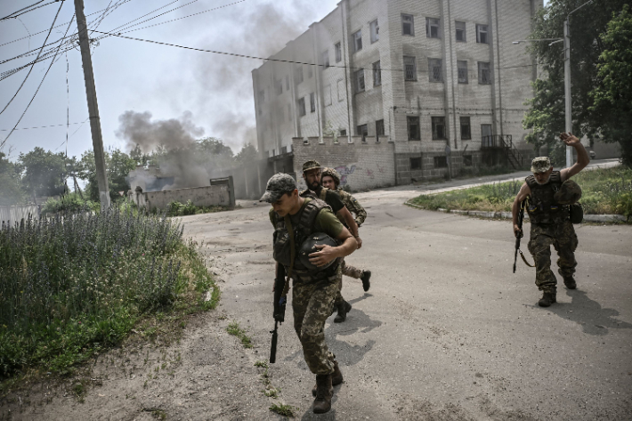 동부 리시찬스크에서 싸우는 우크라이나군. 연합뉴스