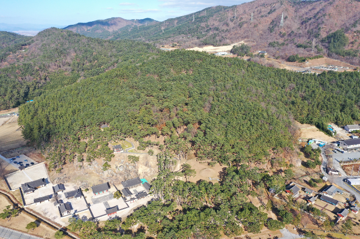 경주 금강산 표암봉 일원 항공사진. 경북도 제공