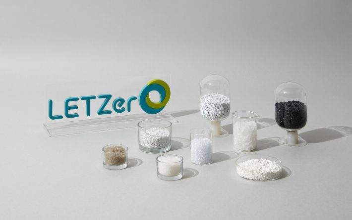 LG화학의 친환경 브랜드 'LETZero'가 적용된 재활용(PCR·Post-Consumer Recycle) 소재 제품들. LG화학 제공