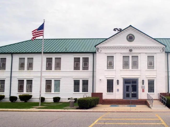 미국 버지니아주 호프웰에 있는 연방 교도소 시설에서 수감자 4명이 토요일 아침 일찍 실종된 것으로 밝혀졌다. NPR 캡처