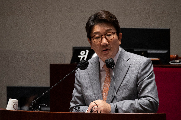 국민의힘 권성동 원내대표가 23일 오후 국회에서 열린 정책의원총회에서 발언하고 있다. 연합뉴스