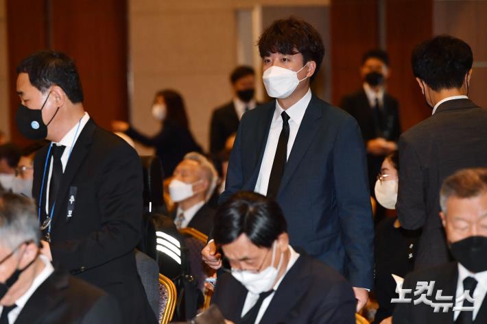 백범 김구 선생 73주기 추모식 참석하는 이준석