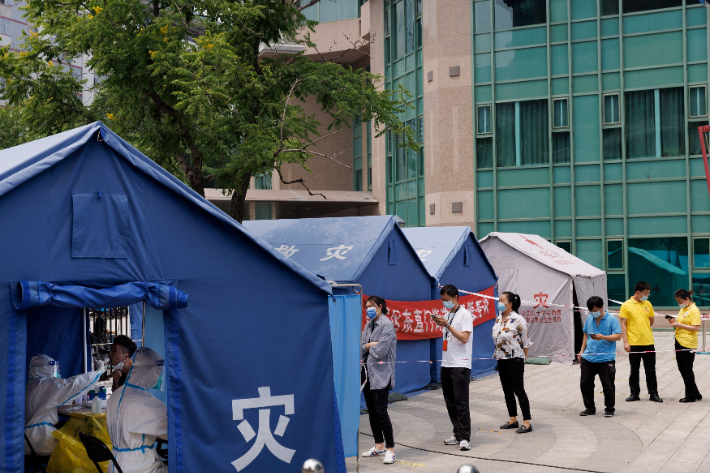 중국 베이징의 코로나19 검사소. 연합뉴스