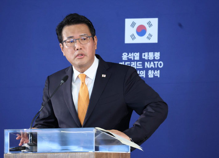 나토 정상회의 브리핑하는 김태효 국가안보실 제1차장. 연합뉴스