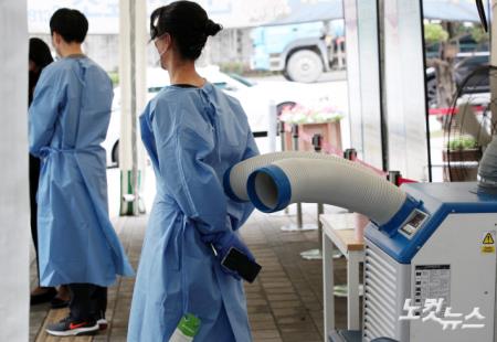 찜통더위 속 의료진