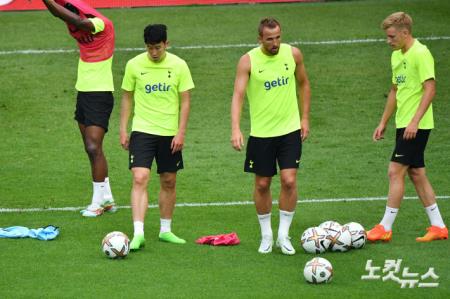 훈련하는 손흥민-해리 케인