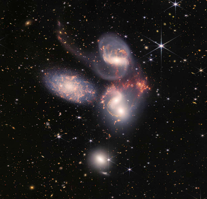 '제임스웹 우주망원경'이 포착한 '스테판의 오중주(Stephan's Quintet)'. 미국 항공우주국(NASA) 제공