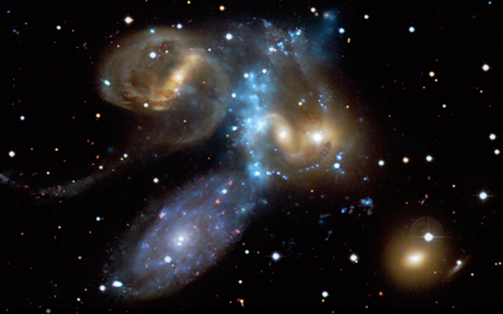 슈테팡의 5중 은하군(Stephan's Quintet, NGC 7320). 미국항공우주국 제공