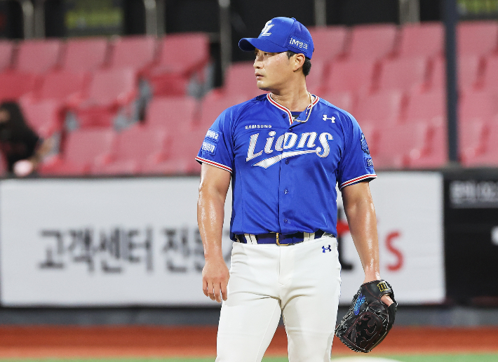 지난 12일 kt를 상대로 9회에 연속타자 홈런을 허용한 삼성 오승환. 연합뉴스