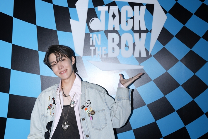 방탄소년단 제이홉이 첫 솔로 정규앨범 '잭 인 더 박스' 전 곡 음원을 15일 공개했다. 빅히트 뮤직 제공