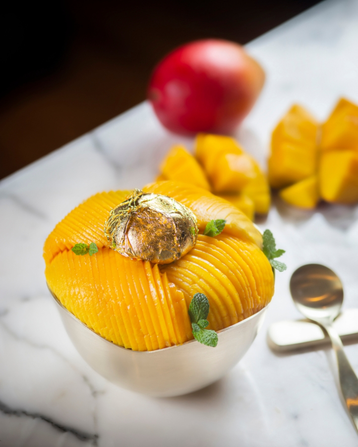 포시즌스호텔이 판매하는 9만원대의 골든 제주 애플망고 빙수. 포시즌스호텔 제공