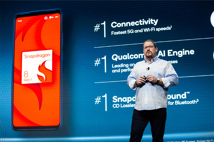지난 1월 스냅드래곤8 1세대 AP를 발표하는 크리스티아누 아몬 최고경영자(CEO). 퀄컴 제공.