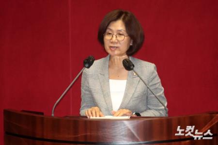 국회 여가위원장 권인숙 의원