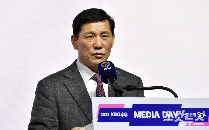 허구연 KBO 총재가 31일 서울 용산구 그랜드하얏트호텔에서 열린 2022 KBO 미디어데이 행사에서 인사말을 하고 있다. 박종민 기자