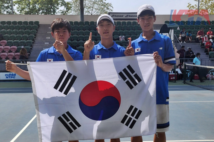 2022 ITF 월드주니어테니스대회 지역 예선에서 1위를 차지한 남자팀(좌측부터 황주찬, 도겸, 조세혁).협회