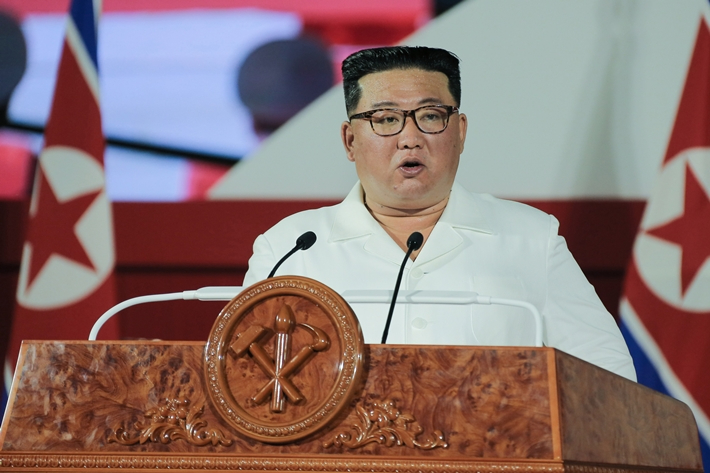 북한 김정은 국무위원장이 지난 27일 전승절 69주년 기념행사에 참석해 연설을 했다고 조선중앙통신이 28일 보도했다. 연합뉴스