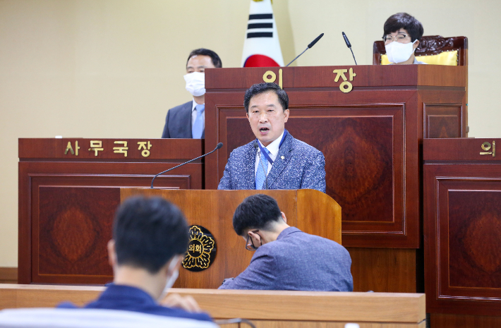 민주당 천철호 의원이 5분 발언을 통해 박경귀 시장의 소통 부재를 지적했다. 아산시의회 제공