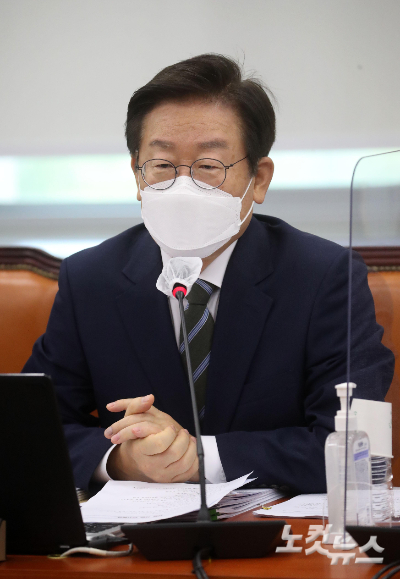 이재명 더불어민주당 의원이 지난 1일 서울 여의도 국회에서 열린 국방위원회 전체회의에 참석해 발언하고 있다. 박종민 기자