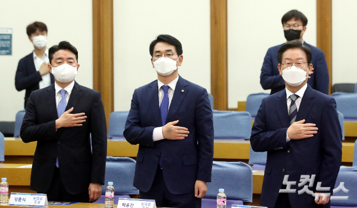 더불어민주당 당 대표 강훈식(왼쪽부터), 박용진, 이재명  후보. 윤창원 기자