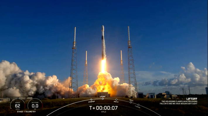미국 플로리다주 케이프커내버럴 우주군 기지에서 발사된 달탐사선 다누리. SpaceX 유튜브 실시간 중계화면 캡처