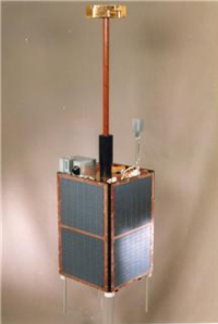 위성기초기술 습득을 목적으로 제작돼 1992년 발사된 우리별 1호. 무게 50kg의 소형 위성이며 운용고도는 1300km 수준이었다. 총 사업비는 38억2천만원이 소요됐다. 과학기술정보통신부 제공