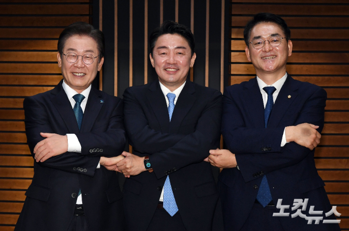 더불어민주당 이재명(왼쪽부터), 강훈식, 박용진 당대표 후보가. 황진환 기자
