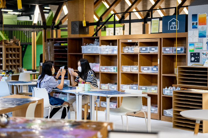 전주시립도서관 꽃심 '우주로 1216'. 전주시 제공