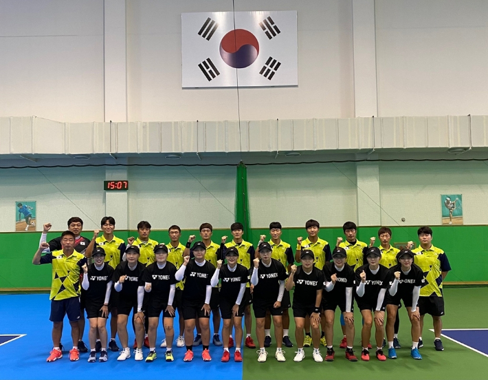 3년 만에 국제 대회에 출전하는 한국 소프트테니스 남녀 국가대표 선수단. 대한소프트테니스협회