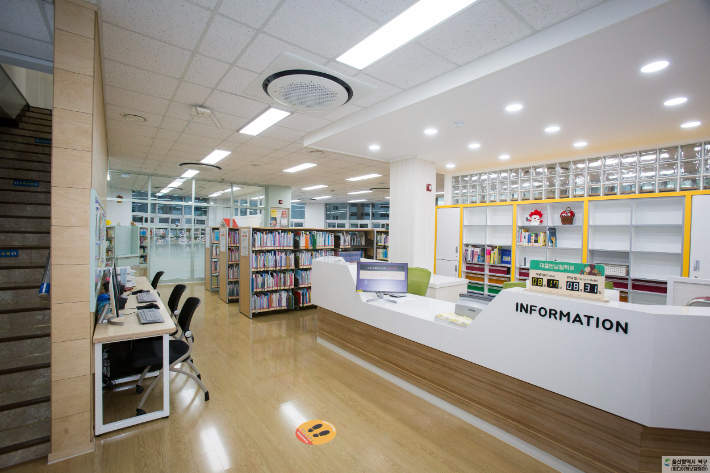 울산 북구 염포양정도서관이 8월 19일 재개관한다. 리모델링을 마친 내부 모습. 울산광역시 북구청 제공