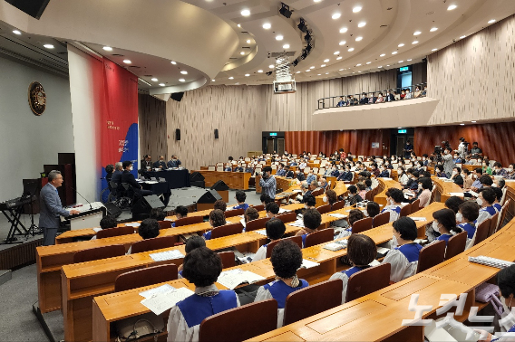 19일 국회헌정기념관에서 열린 대한민국기독교원로의회 창립예배.