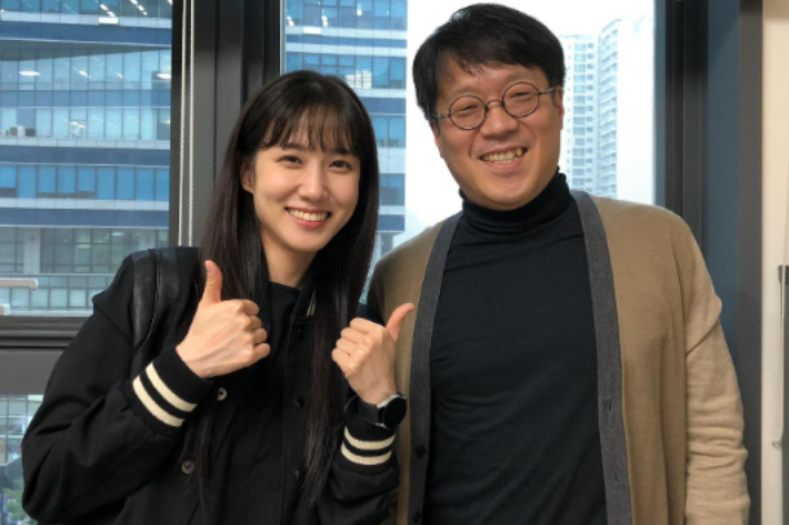 드라마 '이상한 변호사 우영우'의 주인공 우영우 역을 맡은 배우 박은빈(왼쪽)과 나사렛대 김병건 교수. 나사렛대 제공