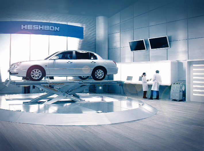 헤스본 사업부 주력 상품인 자동차 정비용 리프트. 팬스타그룹 제공 