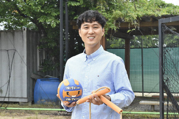 한국고아사랑협회 회장이자 교사 출신인 경북 영천교육지원청 소속 이성남 장학사. 본인 제공