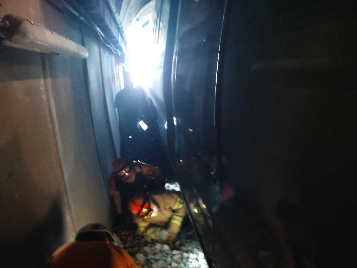 28일 낮 12시 49분즘 강원 동해시 부곡동 두진터널 철로에서 50대로 추정되는 남성이 KTX 열차에 치여 숨지는 사고가 발생했다. 강원도소방본부 제공