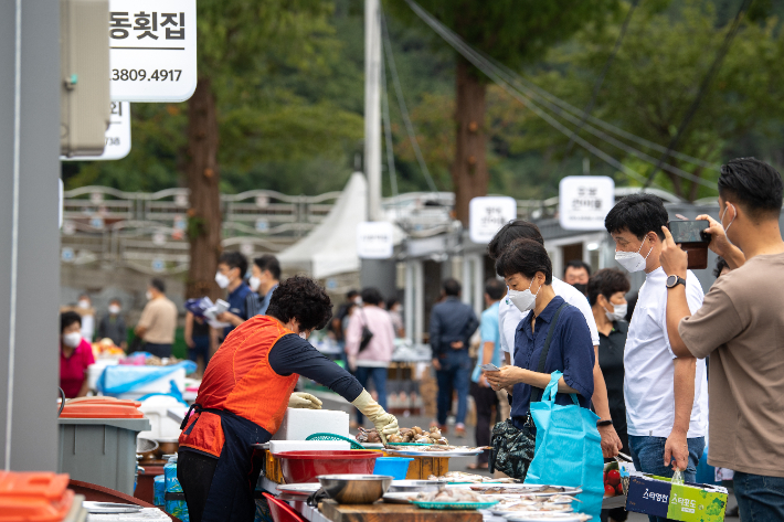 지난해 영덕 임시시장 전경. 영덕군 제공