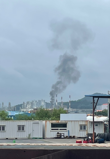 31일 오후 3시 42분쯤 울산시 남구 상개동 SK지오센트릭 폴리머공장에서 폭발 사고가 발생했다. 독자 제공