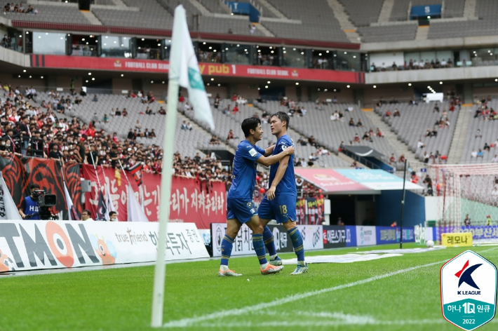수원 삼성 오현규(오른쪽). 한국프로축구연맹