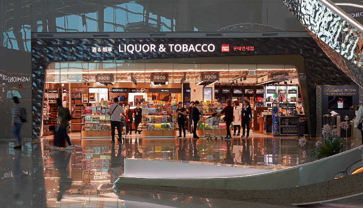 롯데면세점 인천공항점 주류매장. 롯데면세점 제공 